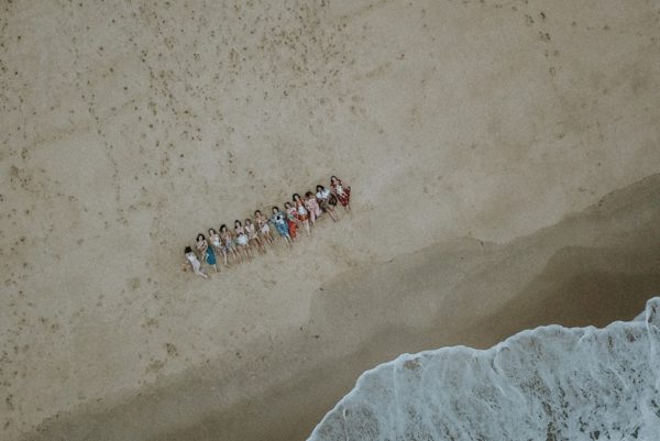 фотосессия 14 мам во время грудного вскармливания на пляже в полнолуние