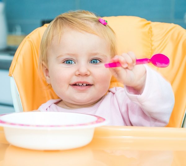 как приучить ребенка есть самостоятельно, прикорм, самостоятельно едим за столом, приборы для малыша, едим сами, кода чистить зубки малышу, готовим с детьми, детская посудка