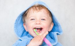 правила гігієни, гігієна малюка, як привчити малюка чистити зуби, стригти нігті, вмиватися, самостійність, дитяча психологія