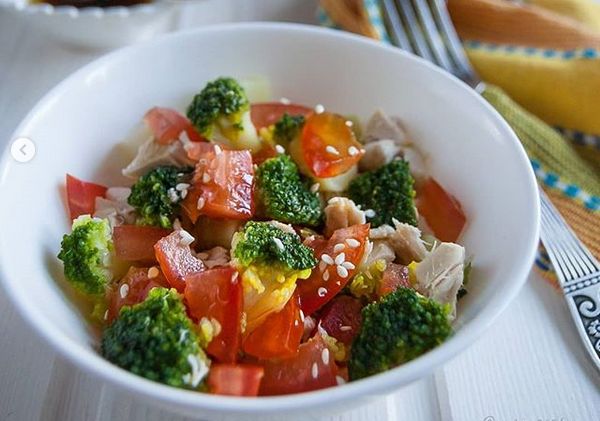 15 рецептов вкусных салатов для детей и взрослых