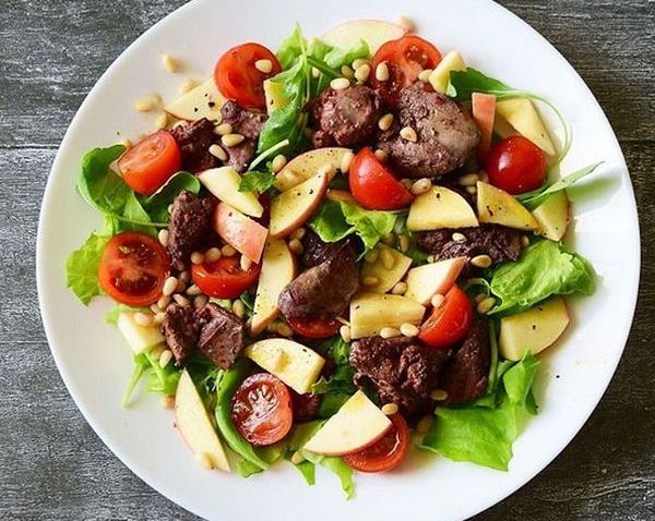 15 рецептов вкусных салатов для детей и взрослых
