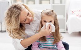 ГРВІ, ГРЗ, застуда, як вилікувати застуду, чому при застуді страждає кишечник, соплі, кашель, температура, тривожні ознаки ГРВІ, грип у дітей