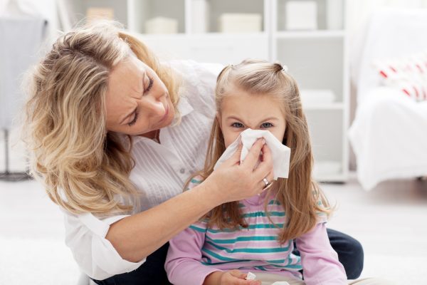 ОРВИ, ОРЗ, простуда, как вылечить простуду, почему при простуде страдает кишечник, сопли, кашель, температура, тревожные признаки ОРВИ, грипп у детей