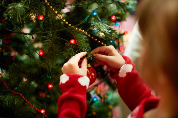 украшаем елку с детьми, новогодние поделки своими руками