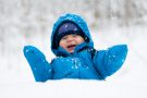 Признаки, которые укажут, что ребенок замерз на прогулке