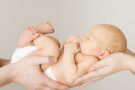 Уход за кожей новорожденного: простые правила здоровья