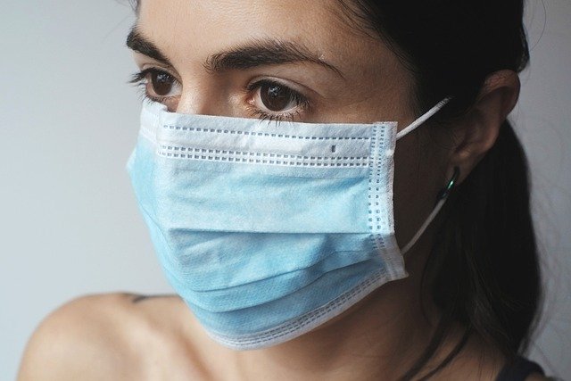 Как надевать медицинскую маску правильно