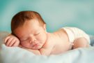 Чому шкіра немовлят потребує особливого догляду і як піклуватися про неї