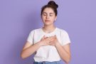 6 нетипових ознак серцевого нападу у жінок