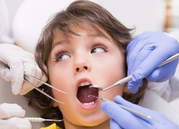 На приеме у стоматолога: права мамы и ребенка