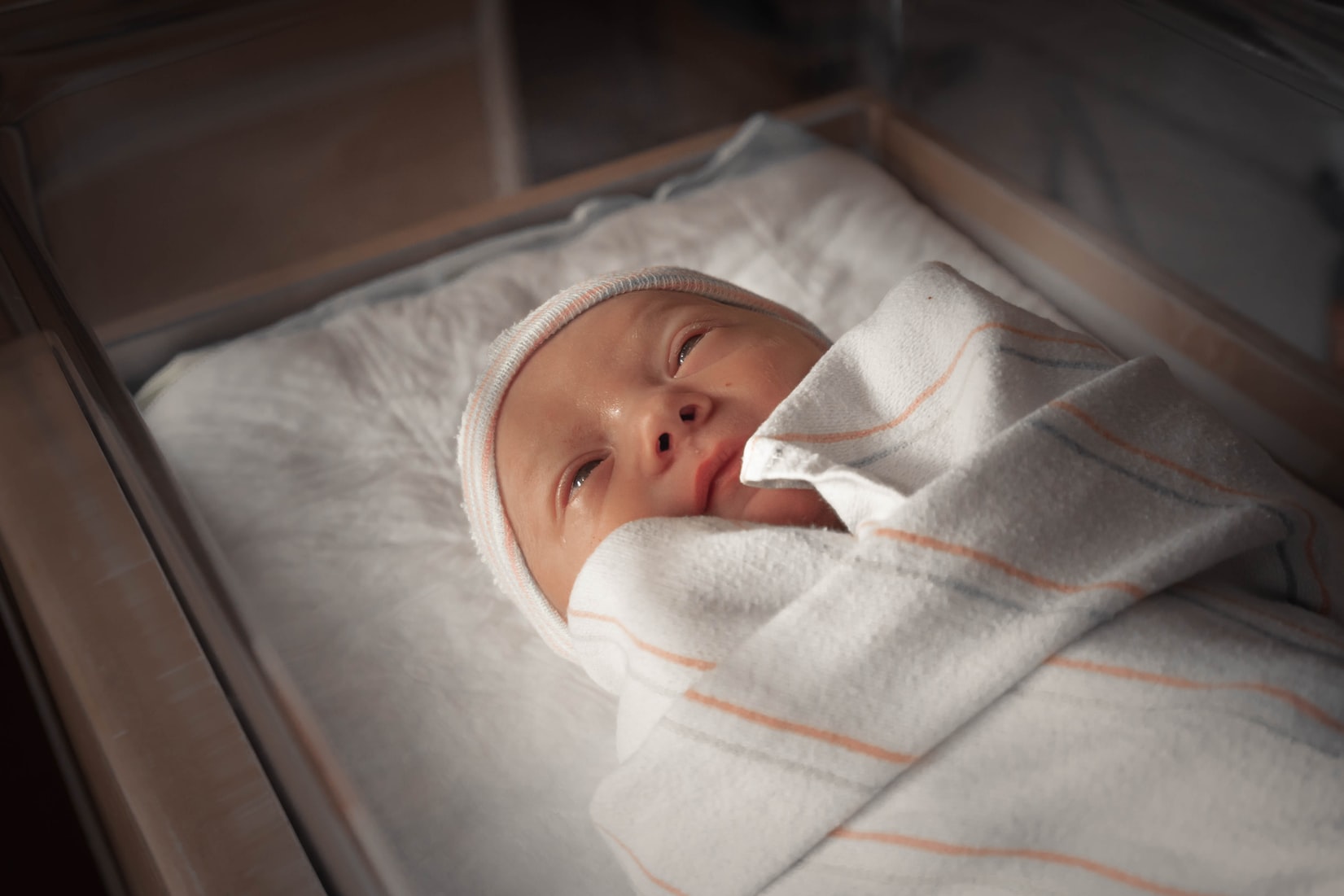 новорожденный ребенок фото