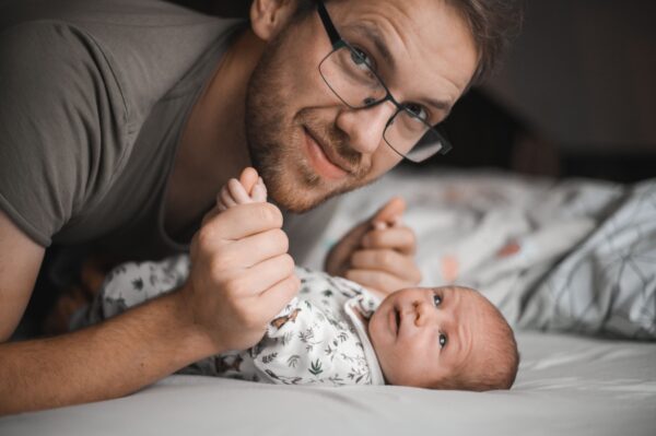 Як зрозуміти, що немовля погано чує?
