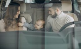 Як зробити водіння з новонародженим безпечнішим