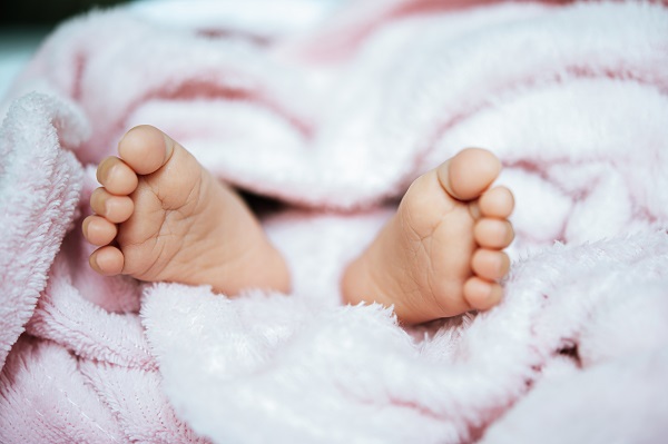 Як отримати свідоцтво про народження дитини за кордоном
