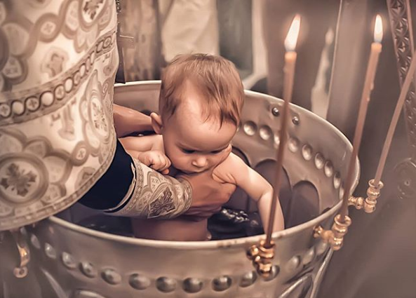Хрещення дитини: що потрібно знати батькам