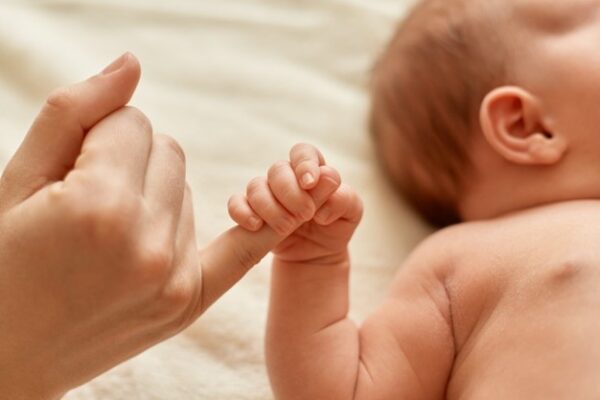 Вчені назвали ідеальний вік для народження дитини