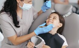 Дитина, дитячі зуби, стоматолог