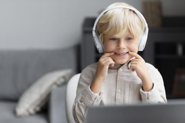 дитина, інтернет, компьютер Як захистити дітей від впливу дорослого контенту в інтернеті?
