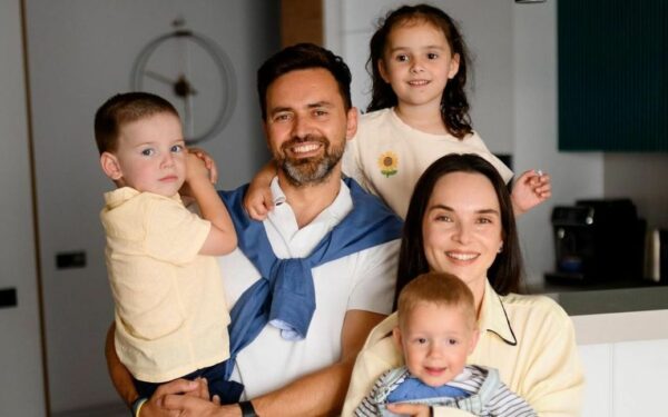 Тимкр та Інна Мірошниченко Тимур та Інна Мірошниченки подали документи на усиновлення ще однієї дитини