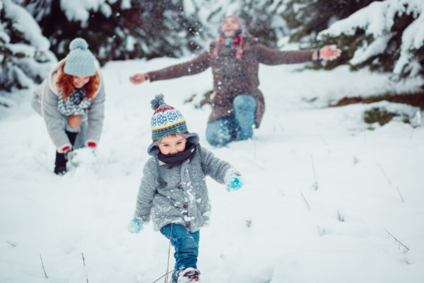 зима, сніг, прогулянка 20 найкращих дитячих конкурсів для дому та вулиці