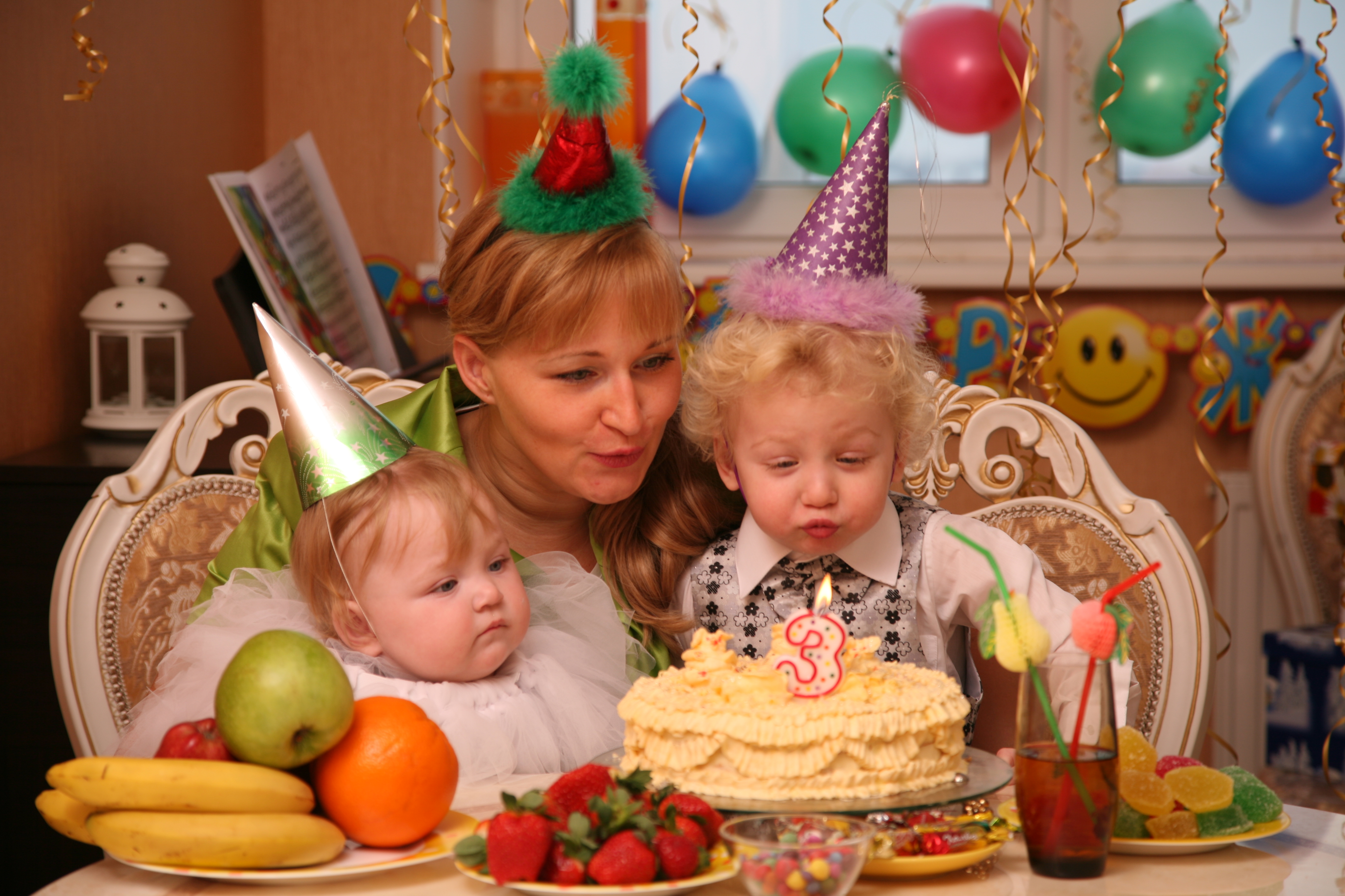 Отметить день рождения ребенка 3 года. Празднование дня рождения ребенка. Празднование дня рождения ребенку 3 года. С днём рождения ребёнку. Детский день рождения 2 года.